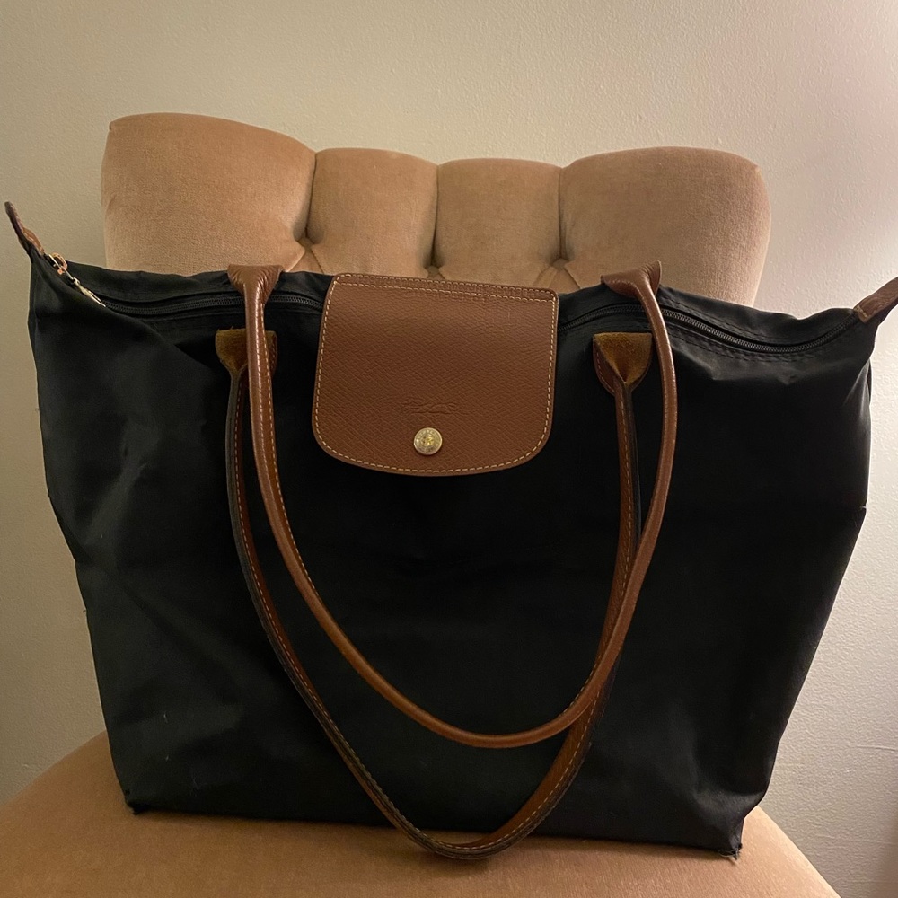 Authentic Longchamp large pliage bag in black